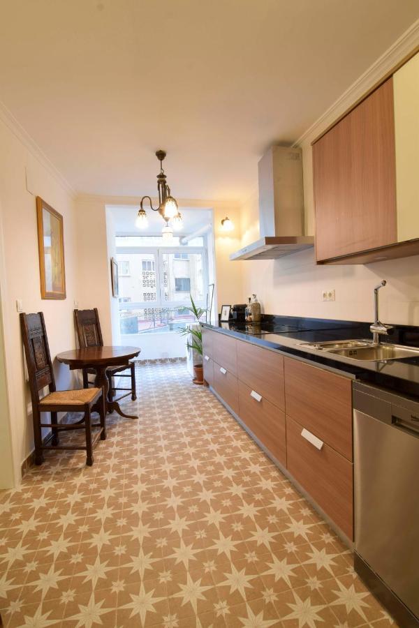 מאלגה P&P Apartamentos Paseo Maritimo Pablo Ruiz Picasso מראה חיצוני תמונה